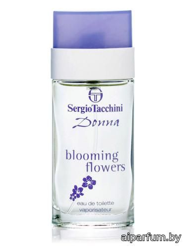 Donna Blooming Flowers
