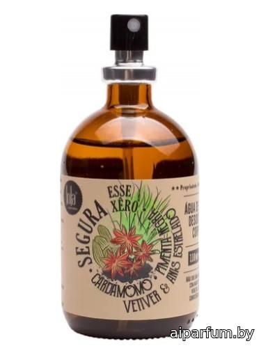 Cardamomo, Pimenta Negra, Vetiver e Anis Estrelado
