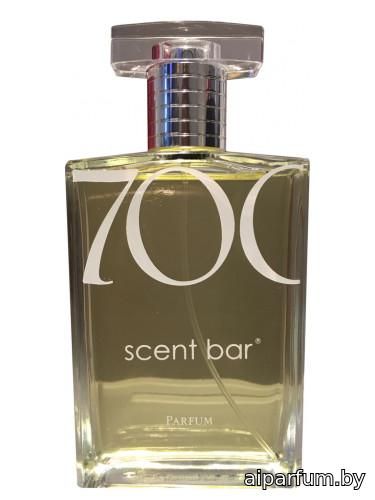 700