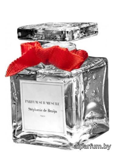 Le Pret-a-Parfumer Yin: Floral, Woodsy and Citrus